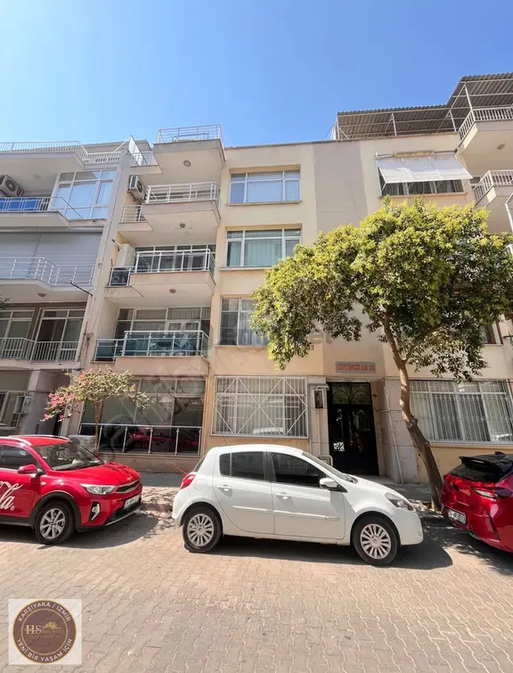 Hs'den Karşıyaka Fazılbey Caddesinde Eşyalı Kiralık 3+1 1