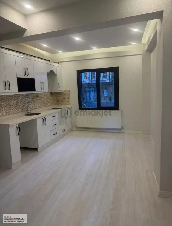 Kün Emlak'dan 2+1,açık Mutfak Salon,doğalgazlı,köşe,tadilatlı 1