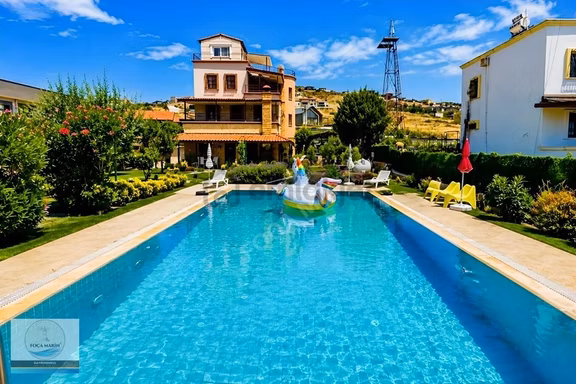 1.525 M2 Arsa İçerisinde Havuzlu 2 Bağımsız Bölüm Özel Villa 2
