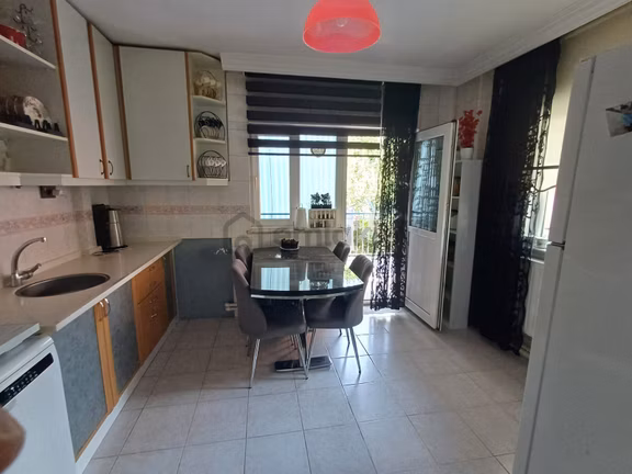 Şehzade'den Merkezefendi Mah. Satılık Tribleks Daire 2