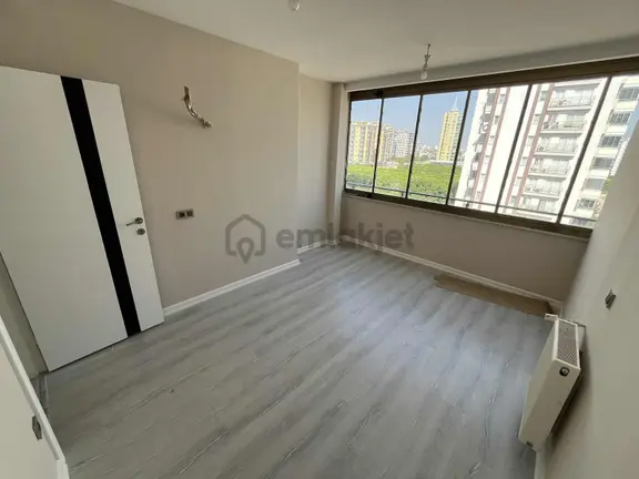 Gürselpaşa Dream Garden'da Havuzlu 4+1 Geniş Teraslı Kiralık 2