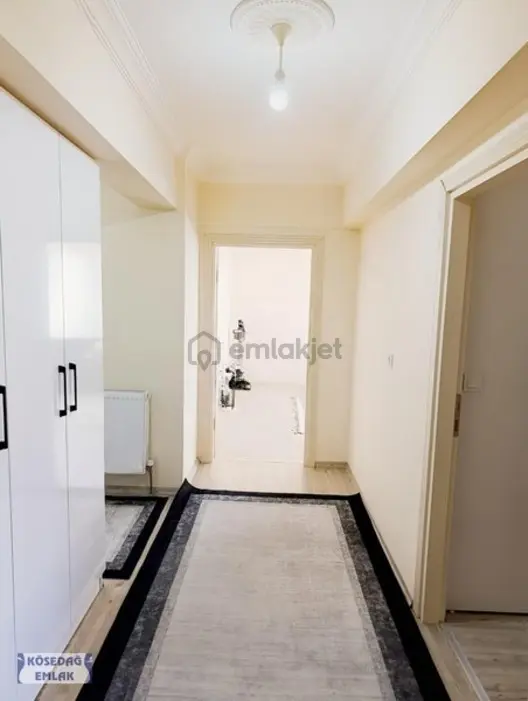 Yüceyurt Mahallesinde Sıfıra Yakın Lüks Yapılı 3+1 2