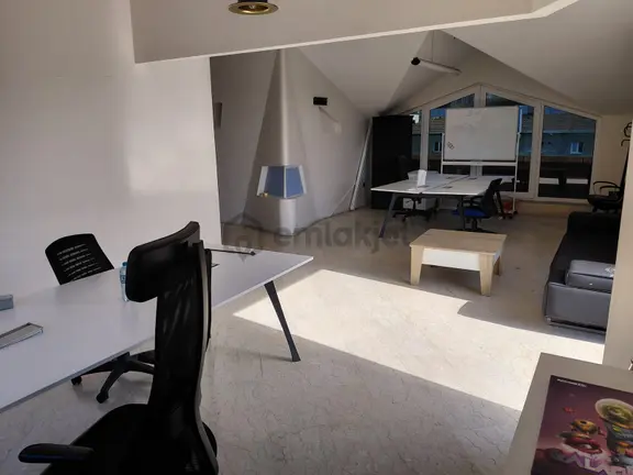 Mecidiyeköy Merkezde Çelik İş Merkezinde Kiralık Ofis 160 M2 3+1 2