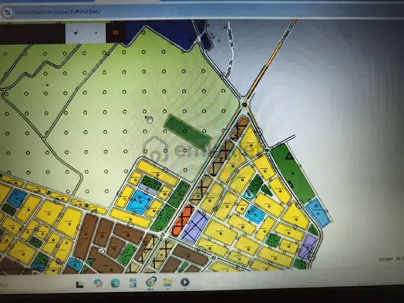 Elit Emlaktan Satılık 3,600 M2 Yola Sıfır Konumda Tarla Adsız Yunak Yolu Tipi Mahallesi 2