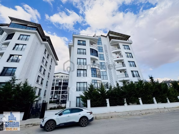 Sağlam Emlaktan Uydukent Hastane Arkası Kiralık Dubleks 5+1daire 2