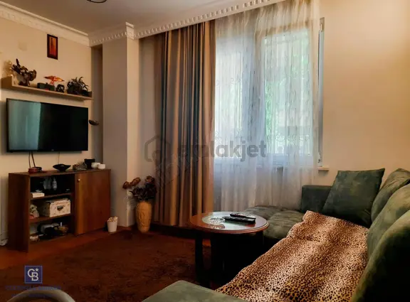 Esatpaşa Mahallesi'nde Satılık 1+1 Bahçe Katı Daire 1