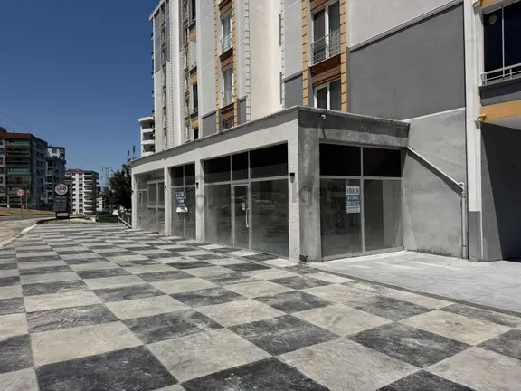 Ondokuz Mayıs Bulvarına Cephe Kiralık Dükkan 1