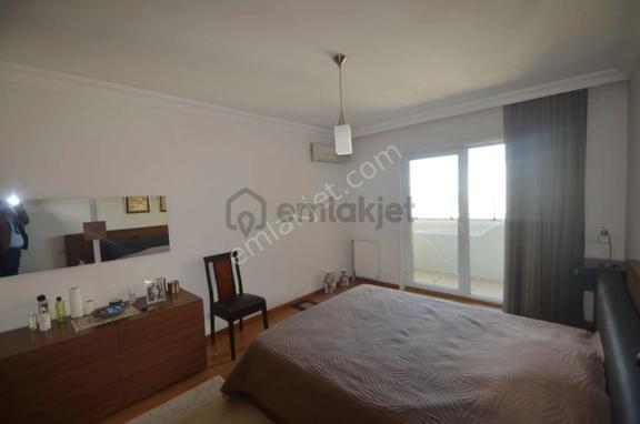 Soyak Mavişehir'de Boş, Havuz Manzaralı Kiralık 4+1 Daire 2