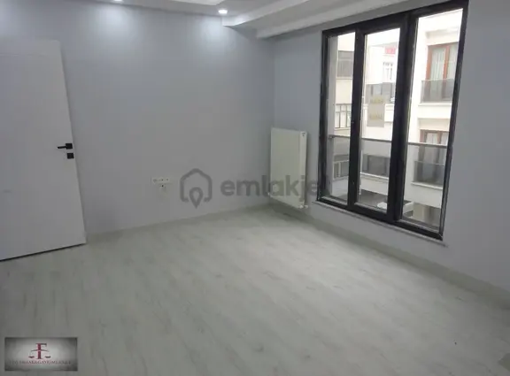 Bahçelievler Yenibosna Çobançeşme Mah Satılık 2+1 Daire 1