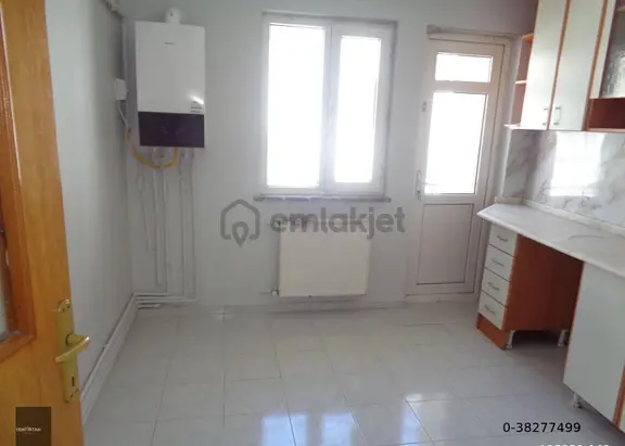 Merkez Yeni Mah.de Çift Balkonlu Arakat Daire 1