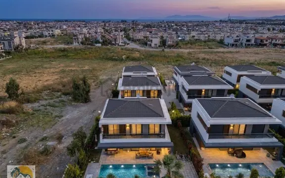 Next Block Gayrimenkul'den Güzelçamlı'da Tam Mahremiyetli Özel Havuzlu Müstakil Villa 2