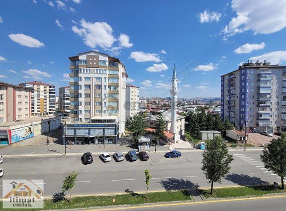 Öz İtimat Emlak // İstiklal Caddesinde Kiralık 3+1 Daire 2