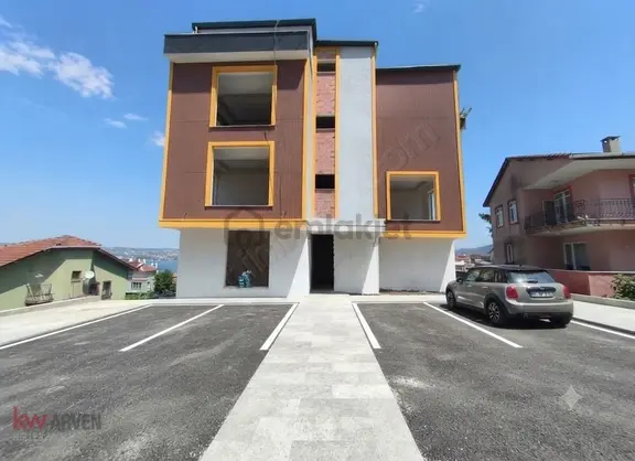 Gölcük Piyalepaşa Mah De 3+1 167m2 Deniz Manzaralı Çatı Dublex 1