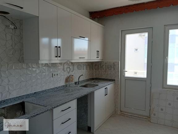 İdamax'tan Bahçelievler'de Adliye Civarında Ara Kat Geniş 2+1 2