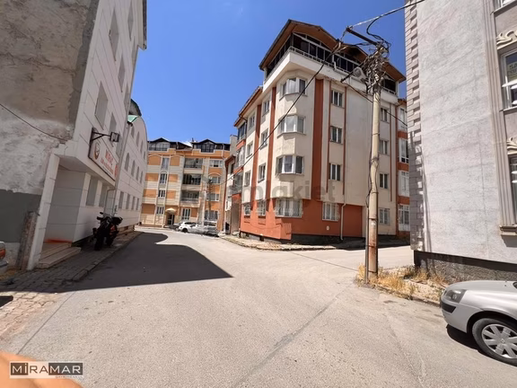 Miramar'dan Çarşıya Yürüme Mesafesi Masrafsız 4+1 Satılık Daire 2