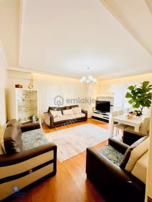 Menderes Ana Caddede Geniş Ve Aydınlık 2+1 Satılık Daire 1