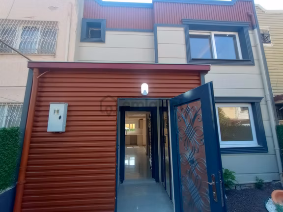 3 Ev Emlak'tan Yüzüncü Yıl Mh.müstakil Tadında Satılık 4+1 Villa 2