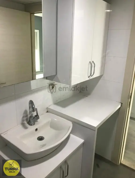 Katlı Pazar Ve Yeni Lise Yanı Bahçelievlerde 1+1 2