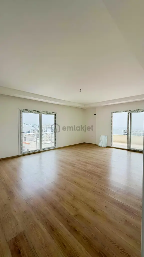 |ctn| Erdemli Akdeniz Denize 200m Geniş Oturum Ultralux 3+1 2