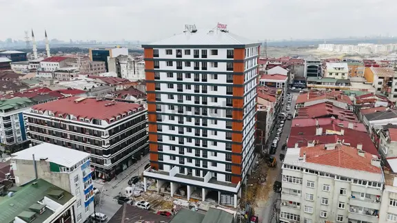 Projemax'tan Uğurmumcu Mah Cadde Üzerinde Sitede 8.kat Lüx Daire 1