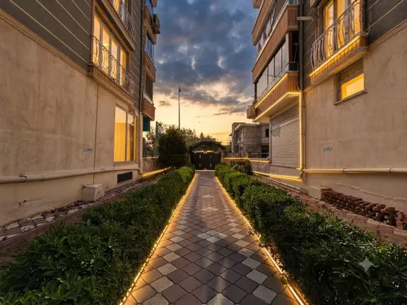 Aktif'ten Kadıköy'de Satılık Ön Cephe Ebeveyn Banyolu Ferah 3+1 Daire 1