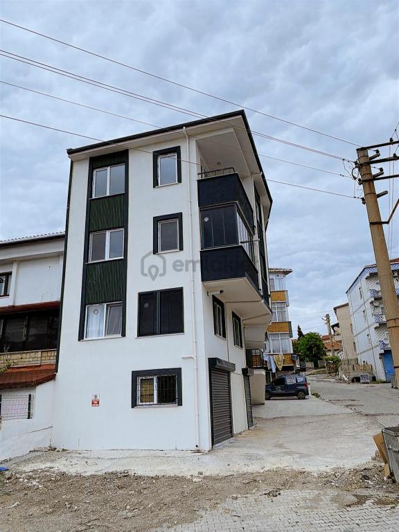 Ege Emlak'tan Hersekzade Camii'nin Yanında 2+1 Kiralık Daire 2