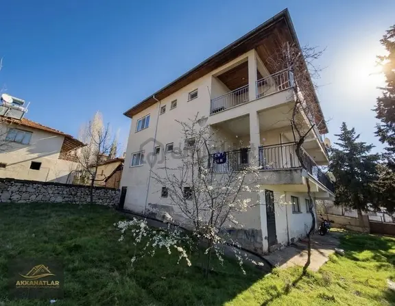 Burdur Çavdır'da 600m² Arsa Üzerinde 2 Katlı Müstakil Ev 2