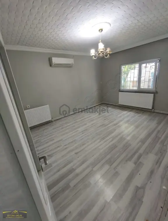Kiralık Müstakil Daire 2+1 Geniş Balkonlu 1