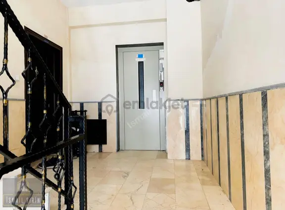 İsmail Şirinden C.tesi Pazarı Girişinde Bakımlı Yeni 3+1 Daire 2