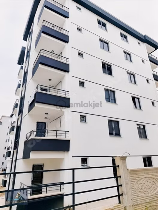 Mavi Atlas'tan Körfez Taranvayına Yakın Kiralık 1+1 Daire 1