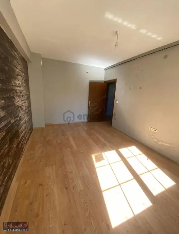 Emlakcımdan Batıkent Ümit Hastanesi Yanı Ayrı Mutfaklı 2+0 Daire 2