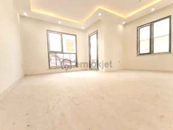Yenidoğan Mevlana Mahallesi Ara Kat | 2+1 | 85 M² 1