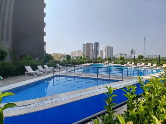 Çeşmeli'de Havuzlu & Deniz Manz.lı & Basketbol Sahalı 1+1 Daire! 2
