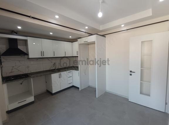 Namıkkemal Mah.de Müstakil Otoparklı Satılık 2+1 Daire 2