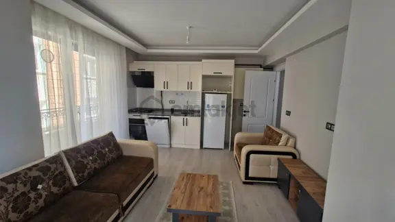 Muhittin Mahallesinde Eski Salı Pazarında Satılık Eşyalı 1+1 2