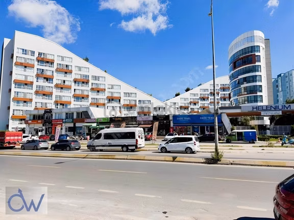 Kurtköy Helenıum Wıngs'de, Havuz Cepheli Ultralüks Satılık 2+1 1