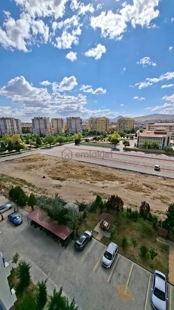 Real Arkası Güvenlikli Site İçi 3+1 Satılık Daire 2