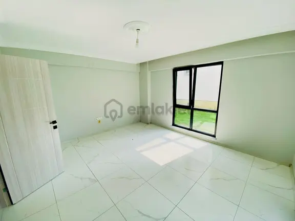Bora Emlak'dan Hastane Mahallesi'nde 2+1 Kiralık Daire 2