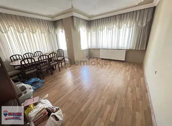 Re/max Şehir'den Çınarcık Merkezde Satılık Daire 1