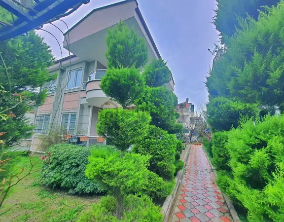 Uytundan Gürede Otoparklı Geniş Bahçeli Kapalımutfaklı 2+1 Villa 1