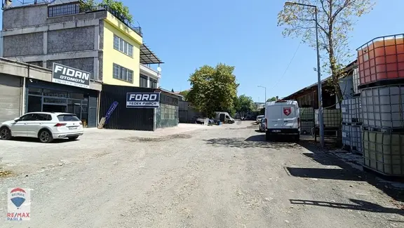 Kirazlık Sanayi De Her İş Koluna Uygun 2 Katlı Kiralık Dükkan 2