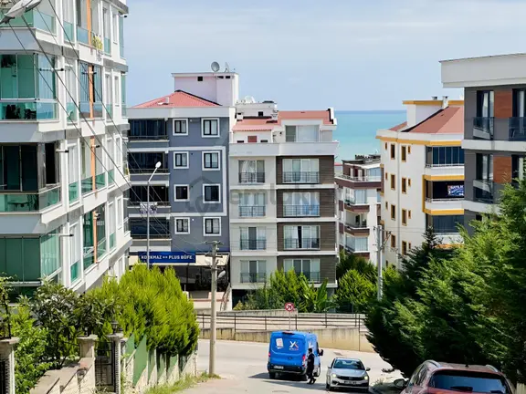 Deka Gayrimenkul'den Tramvaya Cephe Deniz Manzaralı Kiralık 1+1 2