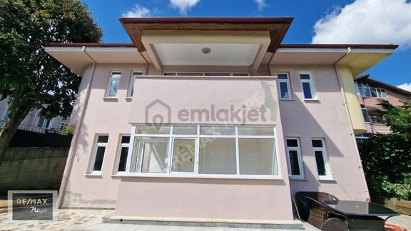 Remax7tepe Beykoz'da Geniş Bahçeli, Havuzlu 6+2 Kiralık Müstakil 1