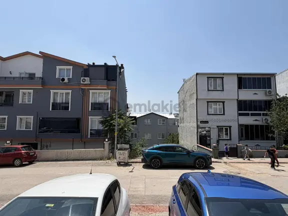 Yunuselinde Satılık 180m2 Ara Parsel Arsa 2