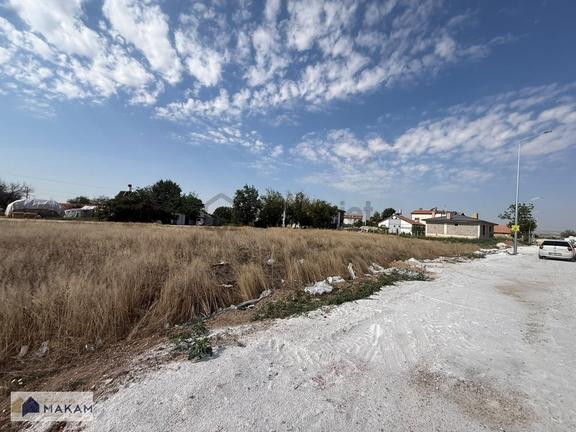 Alakova'da Satılık 580m2 2 Kata İmarlı Köşe Arsa 1