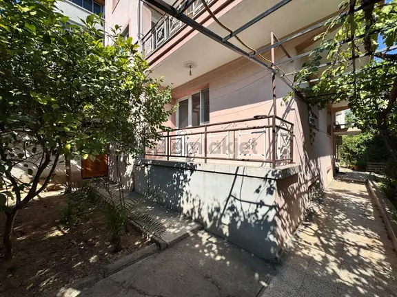 Bornova Mevlana Mahallesinde 2+1 Ferah Kiralık Daire 1