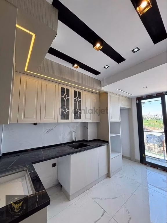 Beylikdüzü Yakuplu Mah. Hasırcılar Avm Arkası Şık Tasarımlı Ebeveyn Banyolu Arakat 2+1 Dairemiz 1