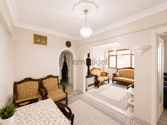 Muratpaşada Harika Konumda Satılık Ferah 2+1 Arakat Daire 1