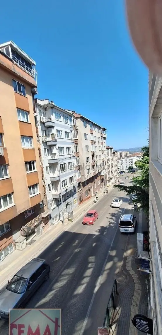 Cemal Emlak Bursa Yıldırım Namazgah Merkezi Konumda Ara 2.kat 1