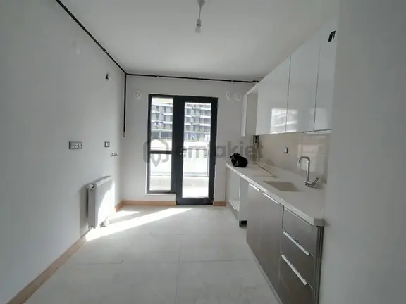 Güzelyalı'da Yatay Mimari Projede Kapalı Mutfak Doğalgazlı 2+1 1